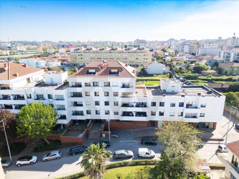 Apartamento T3+1 com Terraço (T4) - V. N. de Gaia  - Metro