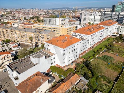 Apartamento T3+1 com Terraço (T4) - V. N. de Gaia  - Metro