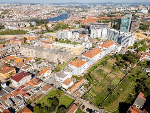 Apartamento T3+1 com Terraço (T4) - V. N. de Gaia  - Metro