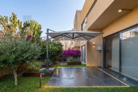 MORADIA T5 COM 3 SUITES - JARDIM E GARAGEM FECHADA — ALTO DA BOA NOVA - LEÇA DA PALMEIRA