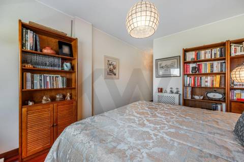 MORADIA T5 COM 3 SUITES - JARDIM E GARAGEM FECHADA — ALTO DA BOA NOVA - LEÇA DA PALMEIRA