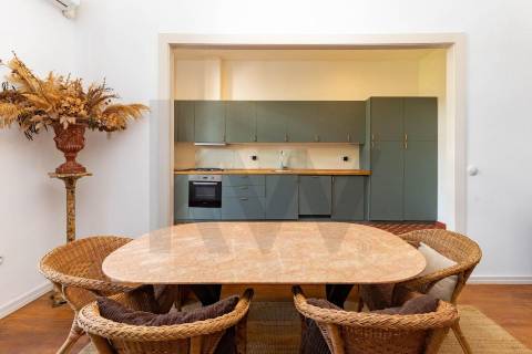 Moradia T3+1 renovada com jardim no Bonfim, Porto 
