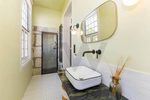 Moradia T3+1 renovada com jardim no Bonfim, Porto 