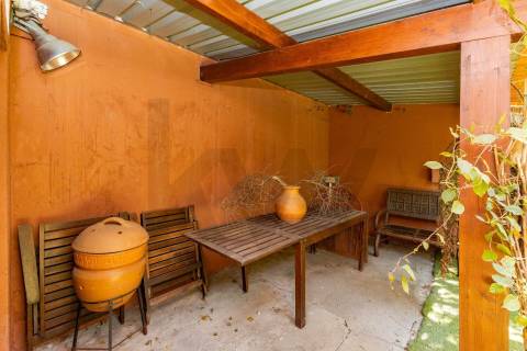 Moradia T3+1 renovada com jardim no Bonfim, Porto 