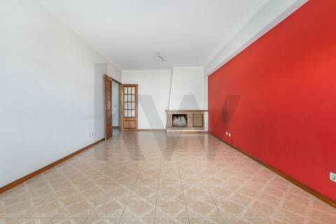 Apartamento T3 com Garagem Fechada e Arrumos em São Vítor, Braga