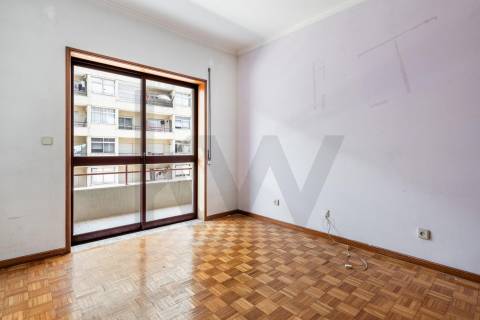 Apartamento T3 com Garagem Fechada e Arrumos em São Vítor, Braga