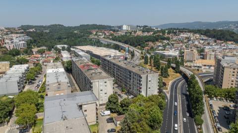 Apartamento T3 com Garagem Fechada e Arrumos em São Vítor, Braga