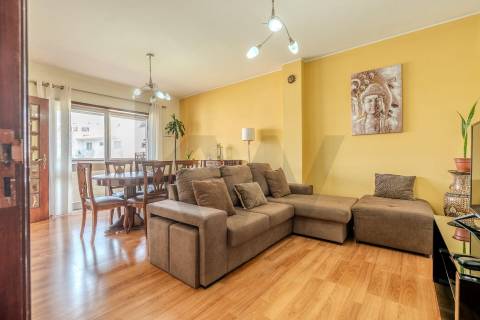Apartamento T2+1 | Varandas | Lugar de garagem | Centro da Maia
