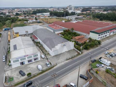 **Pavilhão com excelente versatilidade em São João, Ovar**