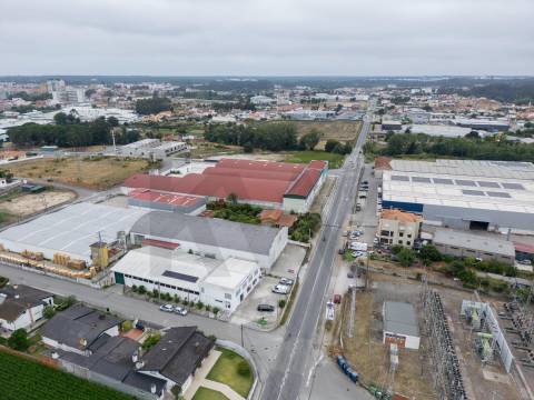 **Pavilhão com excelente versatilidade em São João, Ovar**