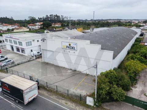 **Pavilhão amplo com excelente versatilidade em São João, Ovar**