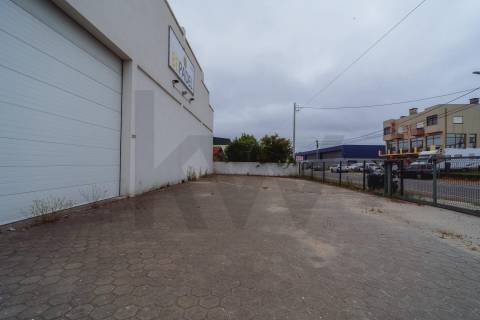 **Pavilhão amplo com excelente versatilidade em São João, Ovar**