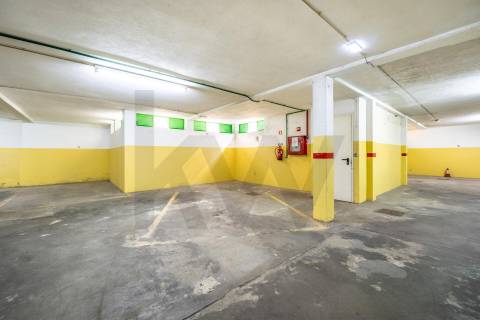 Apartamento T1 com garagem em Matosinhos Sul junto à praia