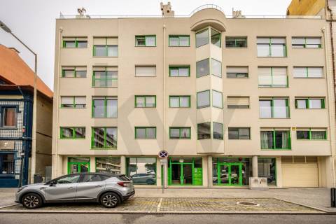 Apartamento T1 com garagem em Matosinhos Sul junto à praia