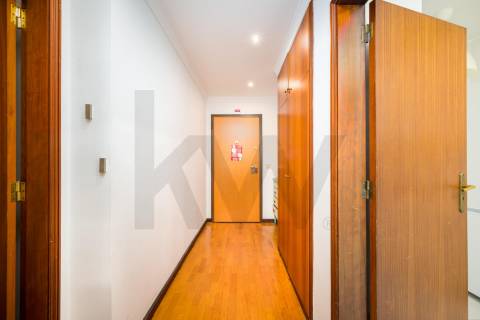 Apartamento T1 com garagem em Matosinhos Sul junto à praia