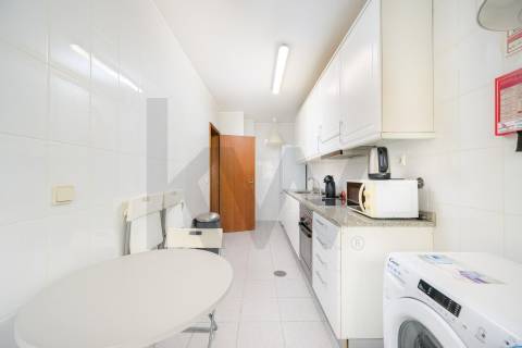 Apartamento T1 com garagem em Matosinhos Sul junto à praia