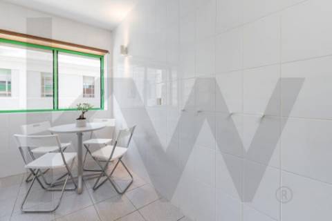 Apartamento T1 com garagem em Matosinhos Sul junto à praia
