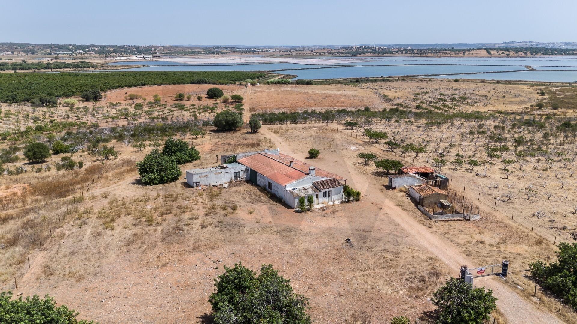 Propriedade exclusiva no Algarve, 22,5 hectares, junto ao Verdelago Resort, com vistas sem limites 