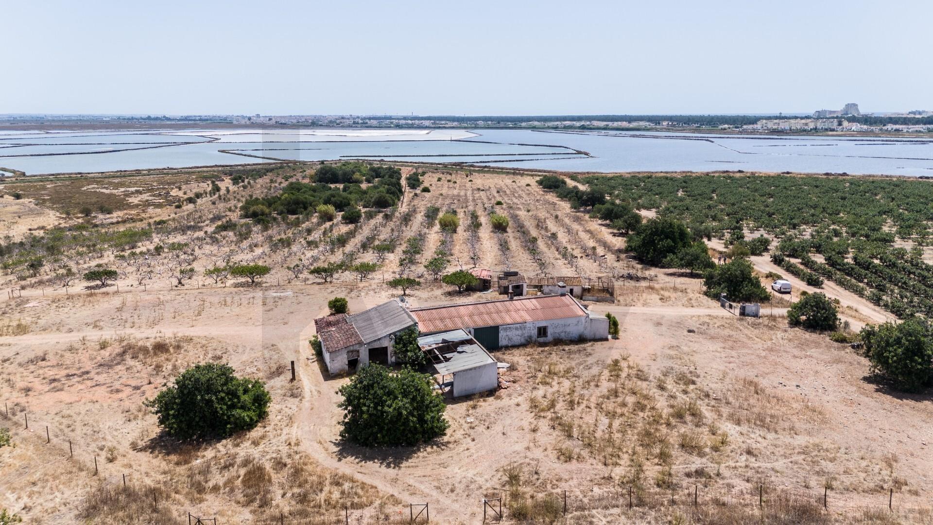 Propriedade exclusiva no Algarve, 22,5 hectares, junto ao Verdelago Resort, com vistas sem limites 