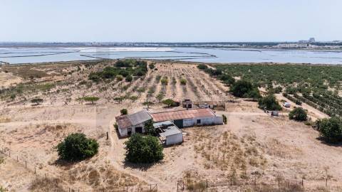 Propriedade exclusiva no Algarve, 22,5 hectares, junto ao Verdelago Resort, com vistas sem limites 