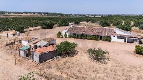Propriedade exclusiva no Algarve, 22,5 hectares, junto ao Verdelago Resort, com vistas sem limites 
