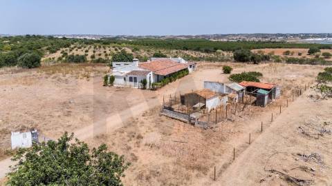 Propriedade exclusiva no Algarve, 22,5 hectares, junto ao Verdelago Resort, com vistas sem limites 