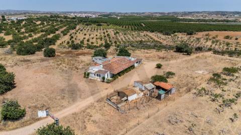 Propriedade exclusiva no Algarve, 22,5 hectares, junto ao Verdelago Resort, com vistas sem limites 