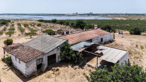 Propriedade exclusiva no Algarve, 22,5 hectares, junto ao Verdelago Resort, com vistas sem limites 