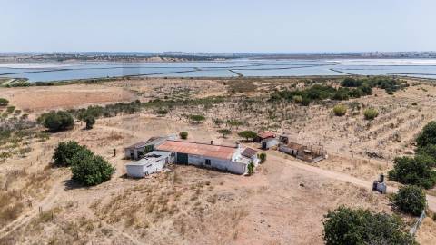 Propriedade exclusiva no Algarve, 22,5 hectares, junto ao Verdelago Resort, com vistas sem limites 