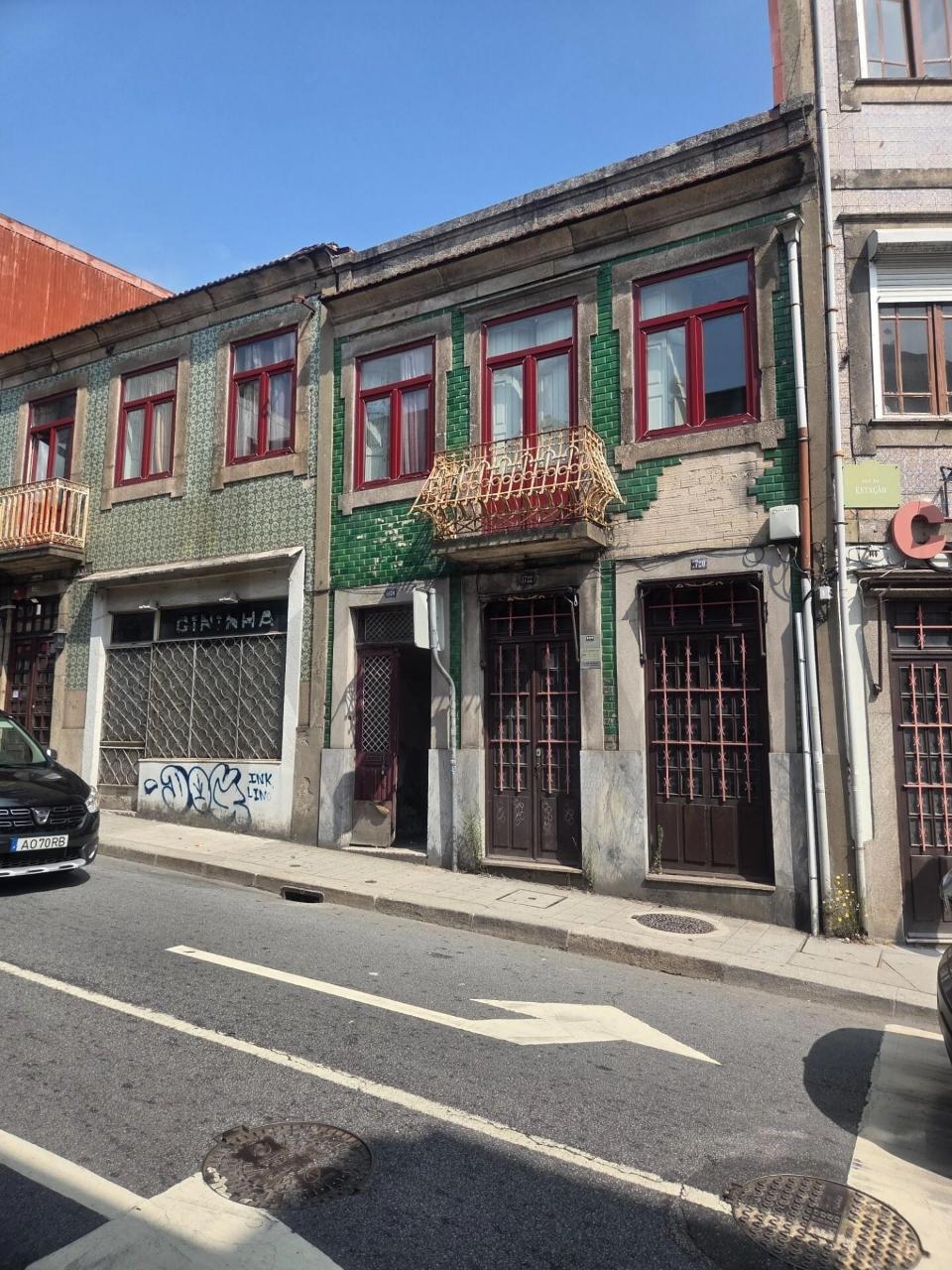 Oportunidade Única de Investimento | Prédio Misto | Estação Campanhã | Porto