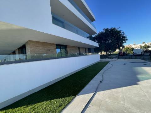 Apartamento T3 1ºAndar (J)