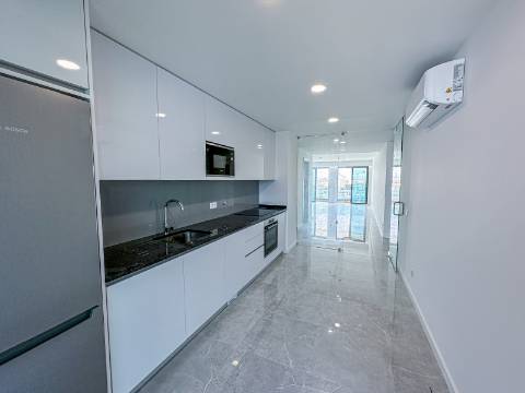 Apartamento T3 1ºAndar (J)