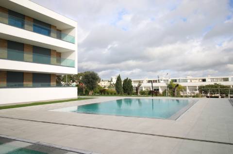 Apartamento T3 1ºAndar (J)