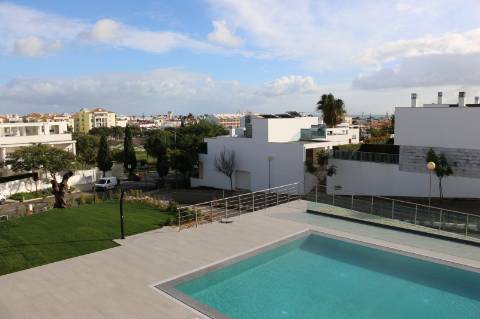 Apartamento T3 1ºAndar (J)