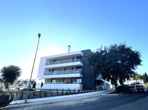 Apartamento T3 1ºAndar (J)