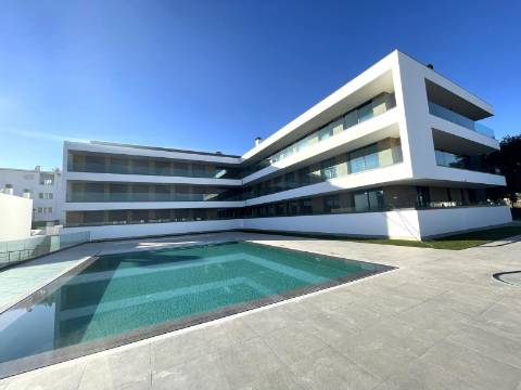 Apartamento T3 1ºAndar (J)