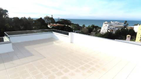 Apartamento T3 com piscina , garagem e elevador | vista mar| 200 m da Praia| Albufeira