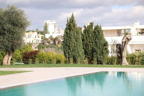 Apartamento T3 com garagem e piscina| Albufeira (C)