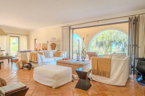 Quinta Exclusiva em Albufeira | T6 + T3 | Piscina, Sauna e Vista Mar