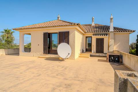 Quinta Exclusiva em Albufeira | T6 + T3 | Piscina, Sauna e Vista Mar