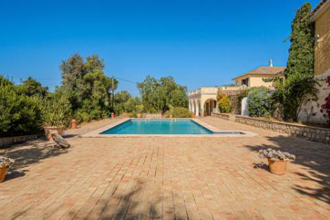 Quinta Exclusiva em Albufeira | T6 + T3 | Piscina, Sauna e Vista Mar