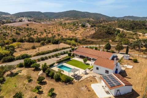 
Moradia familiar com 4 quartos na zona rural de Messines - Silves