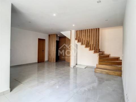 Moradia T3 com garagem fechada