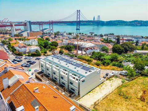 Viva o Luxo com Vista para o Tejo - Moradia Luxo no Alto Santo Amaro