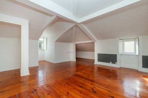 Charme na Lapa – T2+2 com Espaços Flexíveis e Vista Rio
