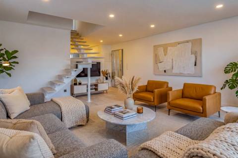 Exclusivo T3+1 Duplex com Terraço e Varanda | Condomínio Fechado com Jardim