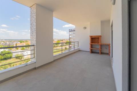 Exclusivo T2+1 Duplex com 2 Terraços, Churrasqueira e Open Space de 35 m2