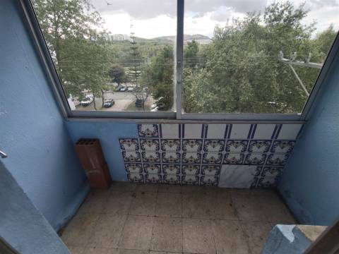 T3 com Elevado Potencial de Valorização na Cidade Nova, Santo António dos Cavaleiros