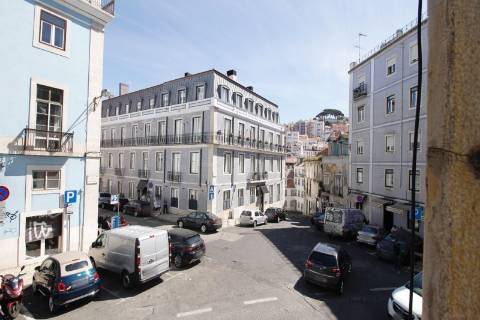 Apartamento T3 equipado com terraço Arroios