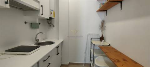 Bairro Alto, Estúdio T0+1 mobilado e equipado com internet incluída